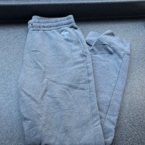 Abercrombie Boys Joggers, very good condition, look new! Size 15/16, gray.